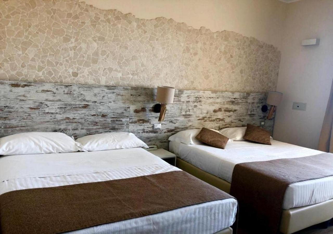 Queen Room Two Queen Beds